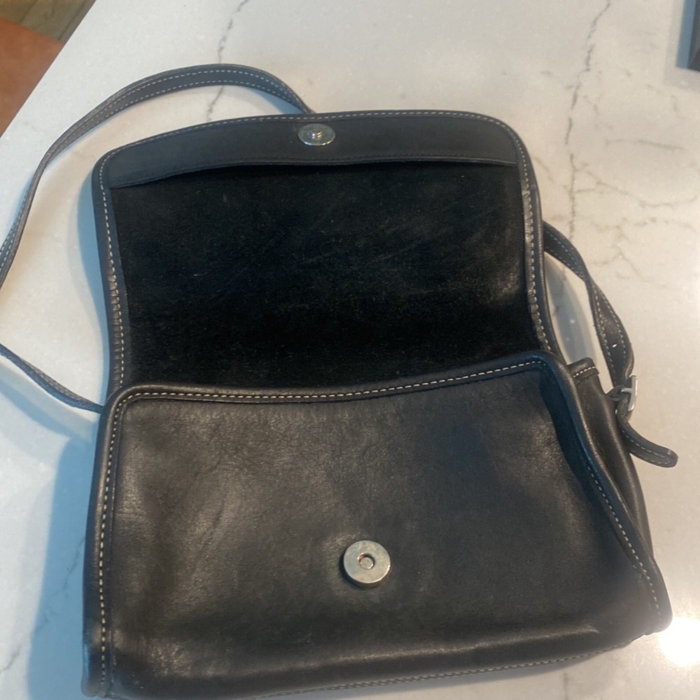 Beautiful Black Leather Coach Bag - Picture 4 of 6
